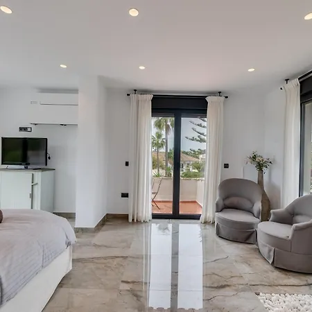 Beachside In Carib Playa Villa *