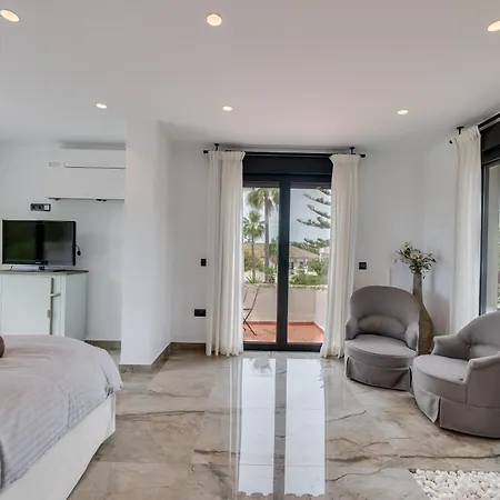 Beachside In Carib Playa マルベーリャ