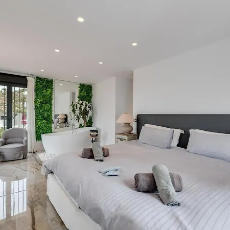 فيلة Beachside In Carib Playa ماربيا